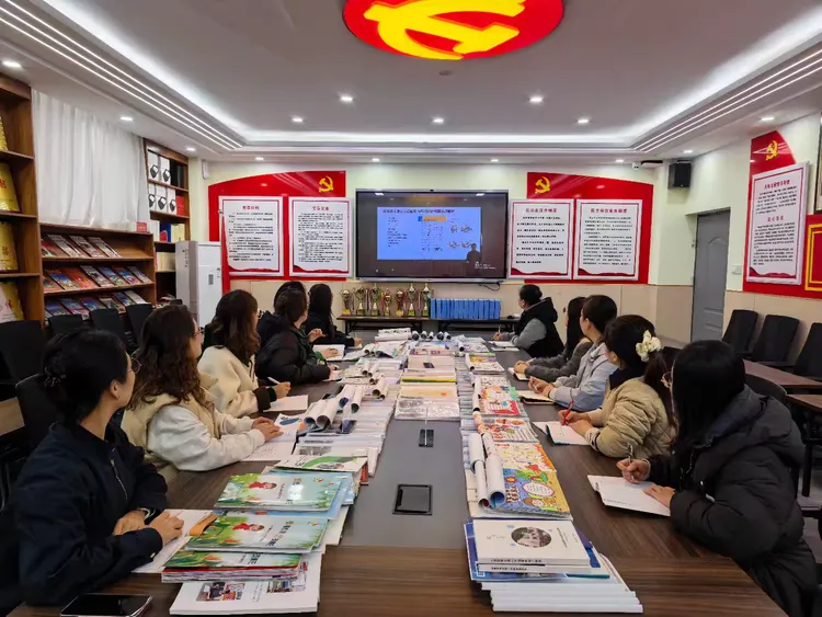 【校本教研·英语】AI助研 学思践悟—展览路小学英语校本教研活动 【校本教研·英语】AI助研 学思践悟—展览路小学英语校本教研活动