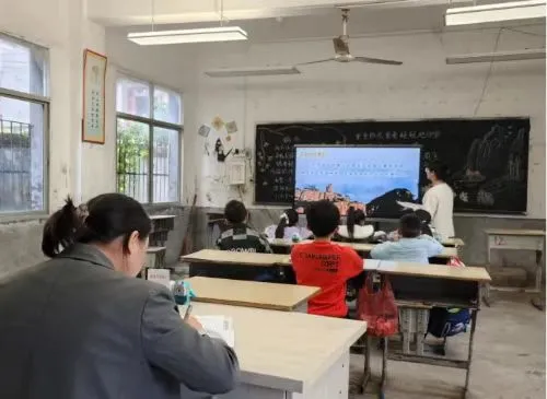 上饶信州区教研中心一行赴朝阳镇盘石小学开展教学视导活动 上饶信州区教研中心一行赴朝阳镇盘石小学开展教学视导活动