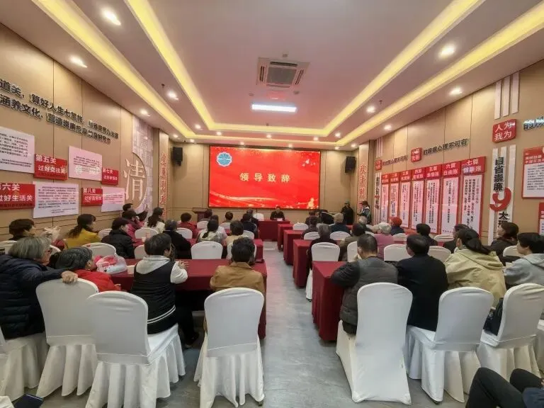 重阳敬老情电中一家亲——湘机中学精心组织2025年“重阳节”敬老活动 重阳敬老情电中一家亲——湘机中学精心组织2025年“重阳节”敬老活动