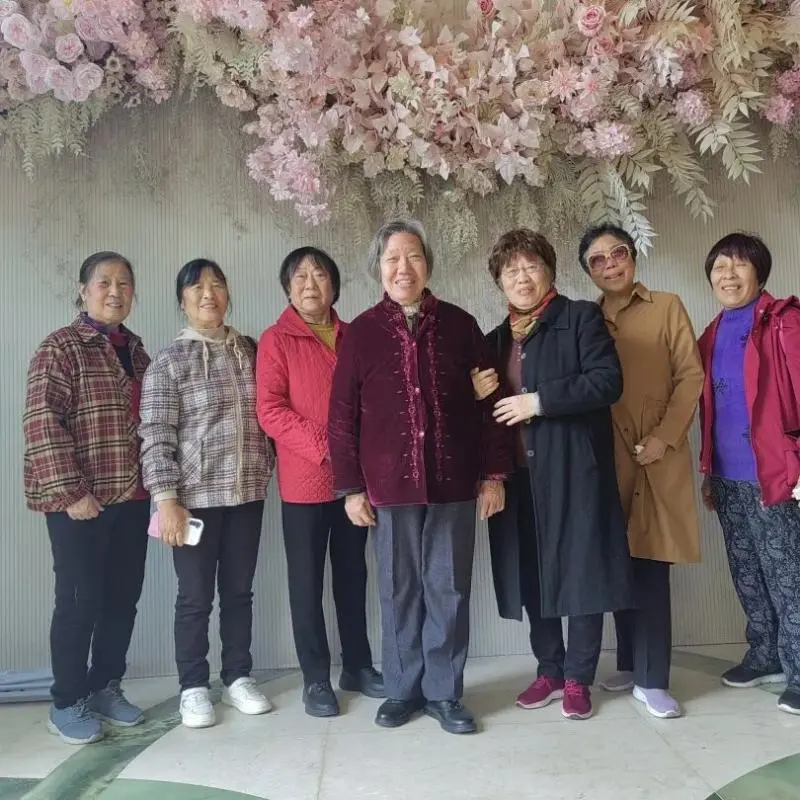 重阳敬老情电中一家亲——湘机中学精心组织2025年“重阳节”敬老活动 重阳敬老情电中一家亲——湘机中学精心组织2025年“重阳节”敬老活动