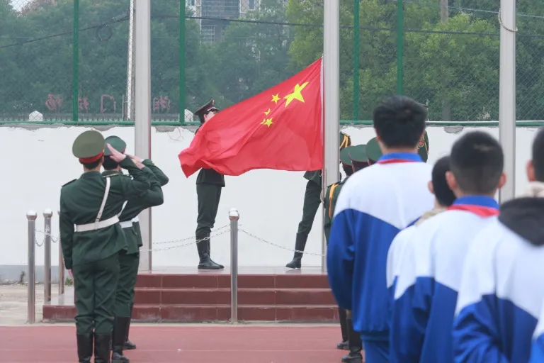 湘机中学举办“谨防性侵与欺凌,护航健康成长”主题教育活动 湘机中学举办“谨防性侵与欺凌,护航健康成长”主题教育活动