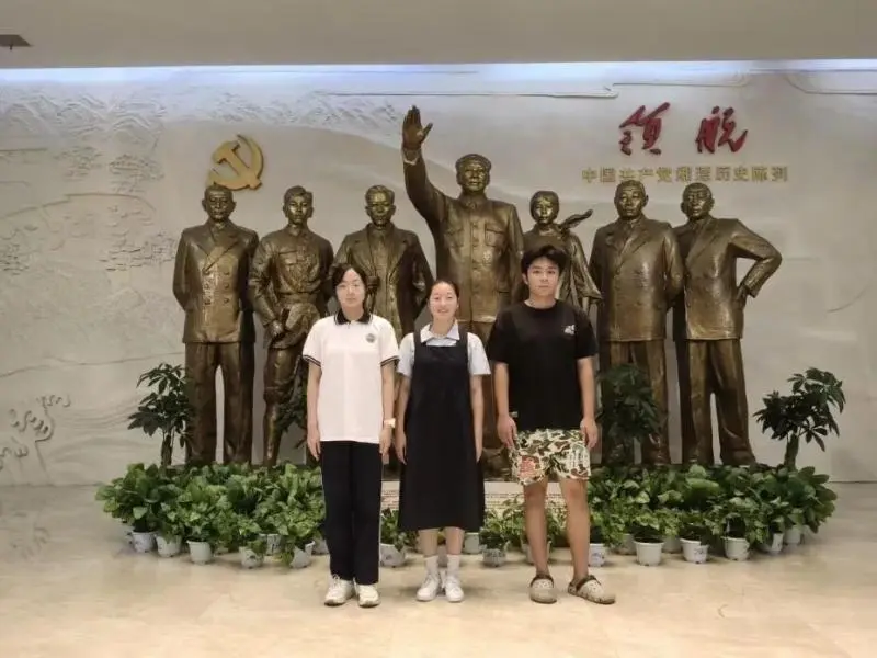探寻家乡根脉绽放文化光彩湘机中学高一年级举办“家乡文化生活” 主题展示活动 探寻家乡根脉绽放文化光彩湘机中学高一年级举办“家乡文化生活” 主题展示活动