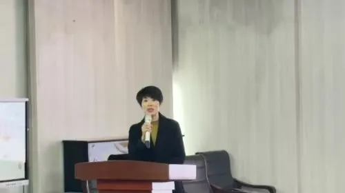 江西玉山县紫湖中心小学举行退休教师座谈会 江西玉山县紫湖中心小学举行退休教师座谈会