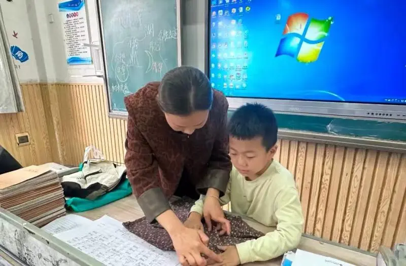 江西玉山县凤凰小学开展“智慧家长进课堂”活动 江西玉山县凤凰小学开展“智慧家长进课堂”活动