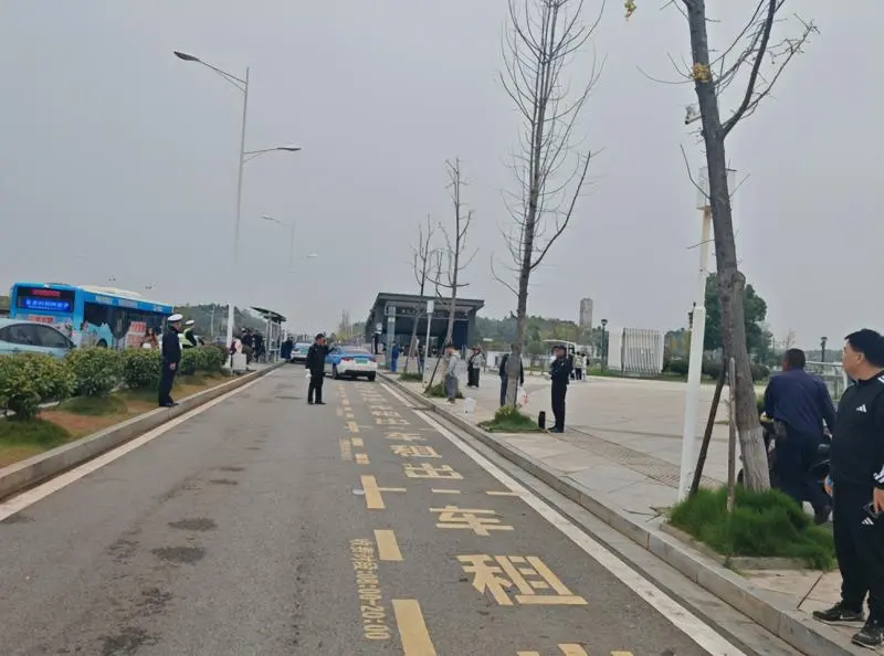 雨湖区:铁腕整治交通乱象 擦亮城市窗口文明底色 雨湖区:铁腕整治交通乱象 擦亮城市窗口文明底色