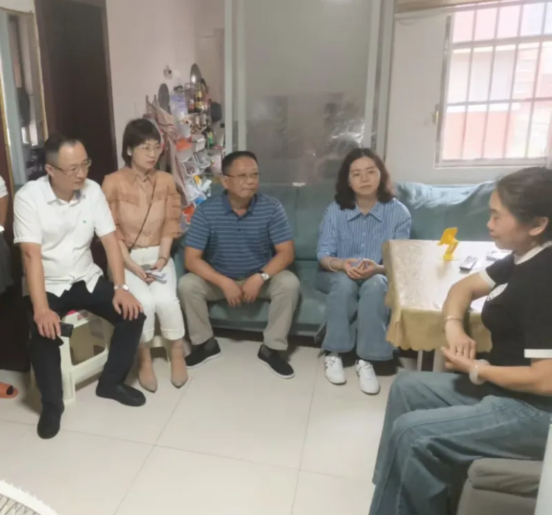 平安宣传进万家 安全守护惠民生 湘潭市住建局住保中心开展平安建设宣传活动