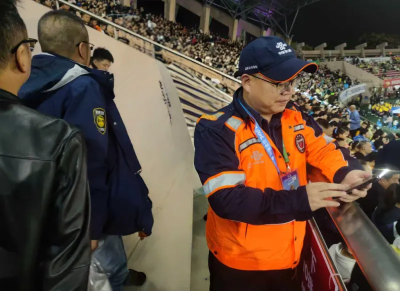 织密通信网络 护航足球激情 织密通信网络 护航足球激情