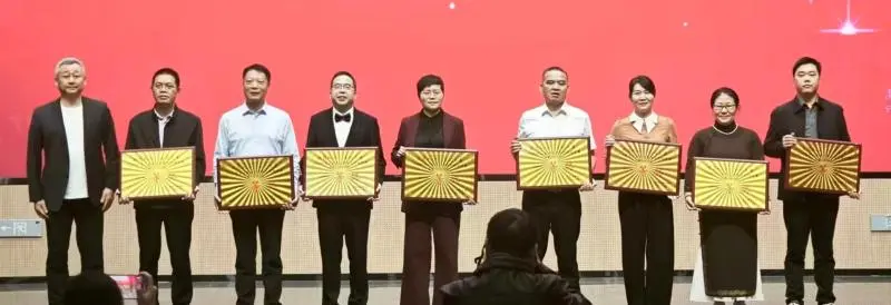 江西玉山县端明小学举行师生合唱比赛喜获双奖 江西玉山县端明小学举行师生合唱比赛喜获双奖