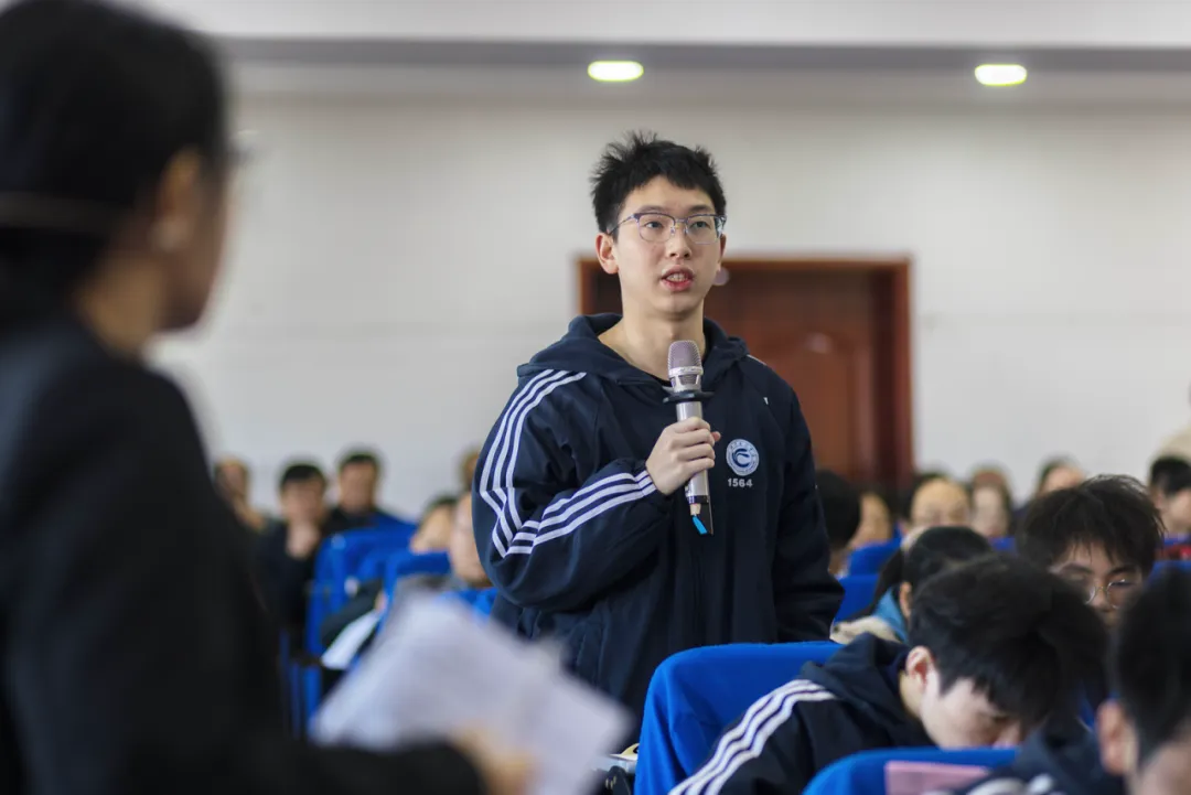 研数悟理明方向,聚力备考启新程——湘潭市2026届高三数学复习教学研讨会圆满举行