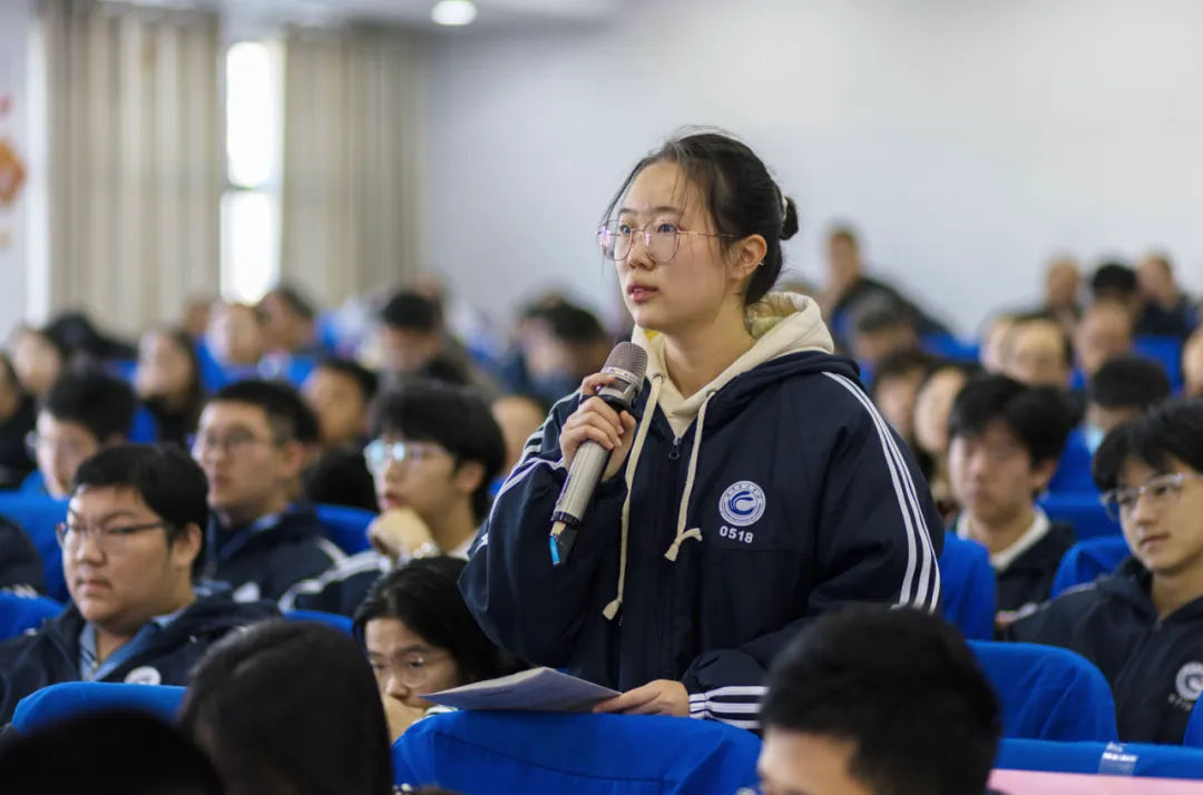 研数悟理明方向,聚力备考启新程——湘潭市2026届高三数学复习教学研讨会圆满举行