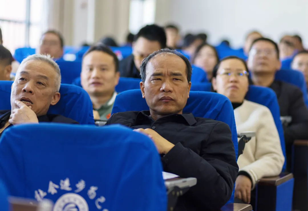 研数悟理明方向,聚力备考启新程——湘潭市2026届高三数学复习教学研讨会圆满举行