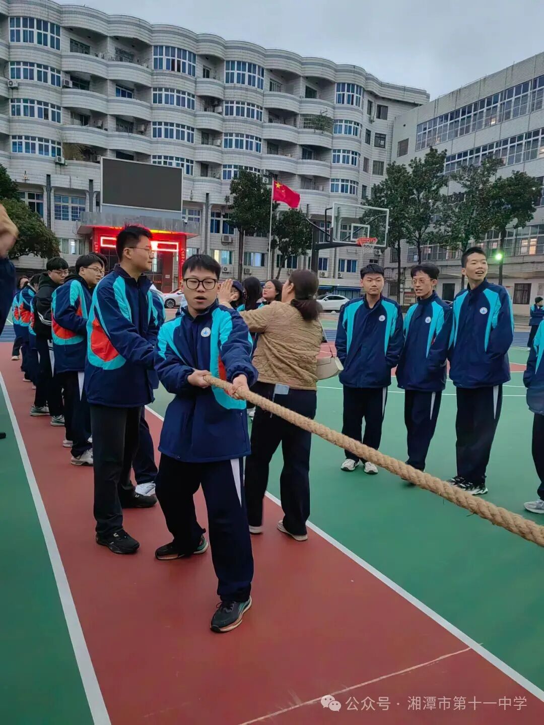 绳锋相对，“拔”出青春热血——湘潭市第十一中学高三年级拔河赛回顾