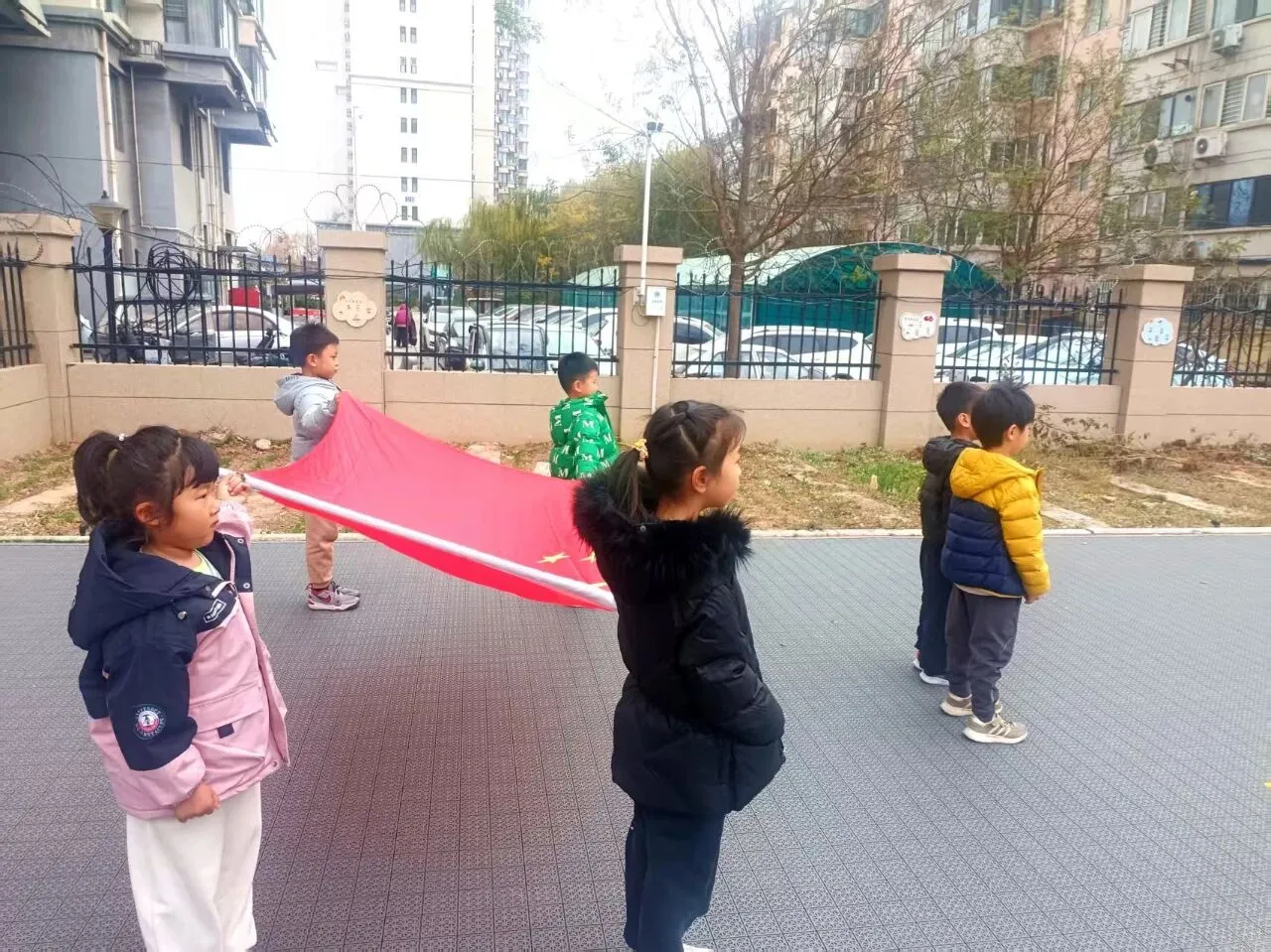 【四幼·升旗活动】童心向党 旗帜飘扬（十三）——丛台区第四幼儿园交通安全伴我行主题升旗仪式