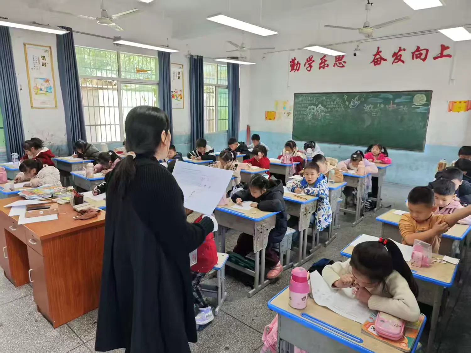 江西上饶汪村学校:       快乐“拼”搏，畅游“音”海