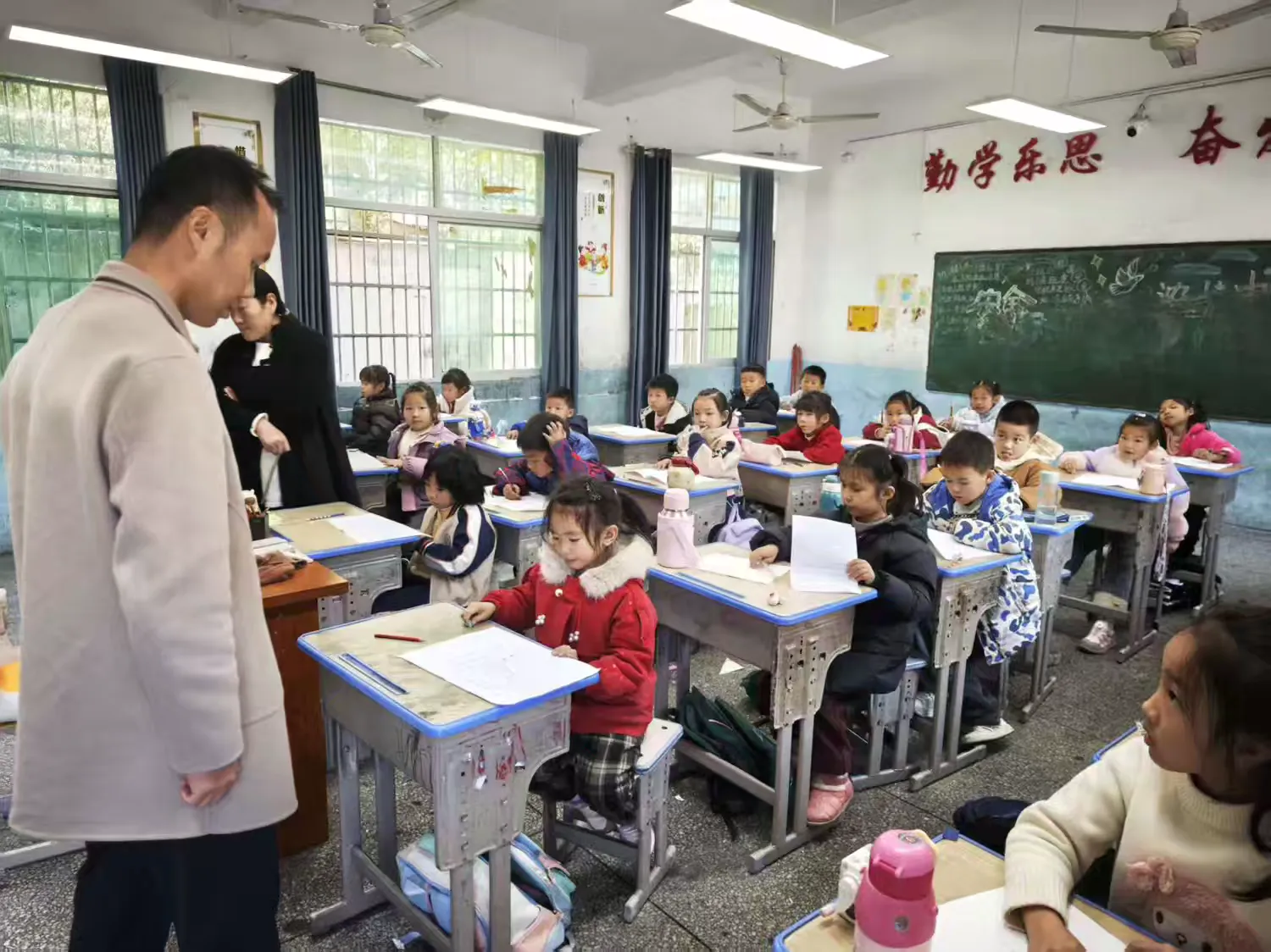 江西上饶汪村学校:       快乐“拼”搏，畅游“音”海