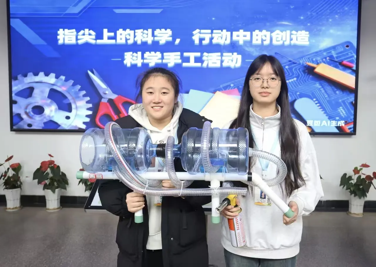 江西上饶广信二中学生STEM科学手工比赛成功举办