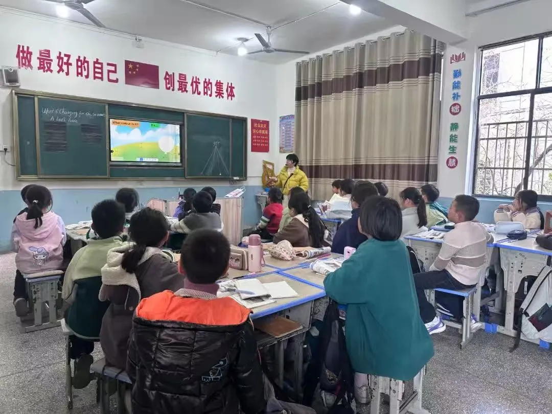 江西玉山:   引领示范展风采  深耕教学促成长