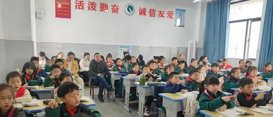江西玉山: 聚焦家常课 研磨真课堂