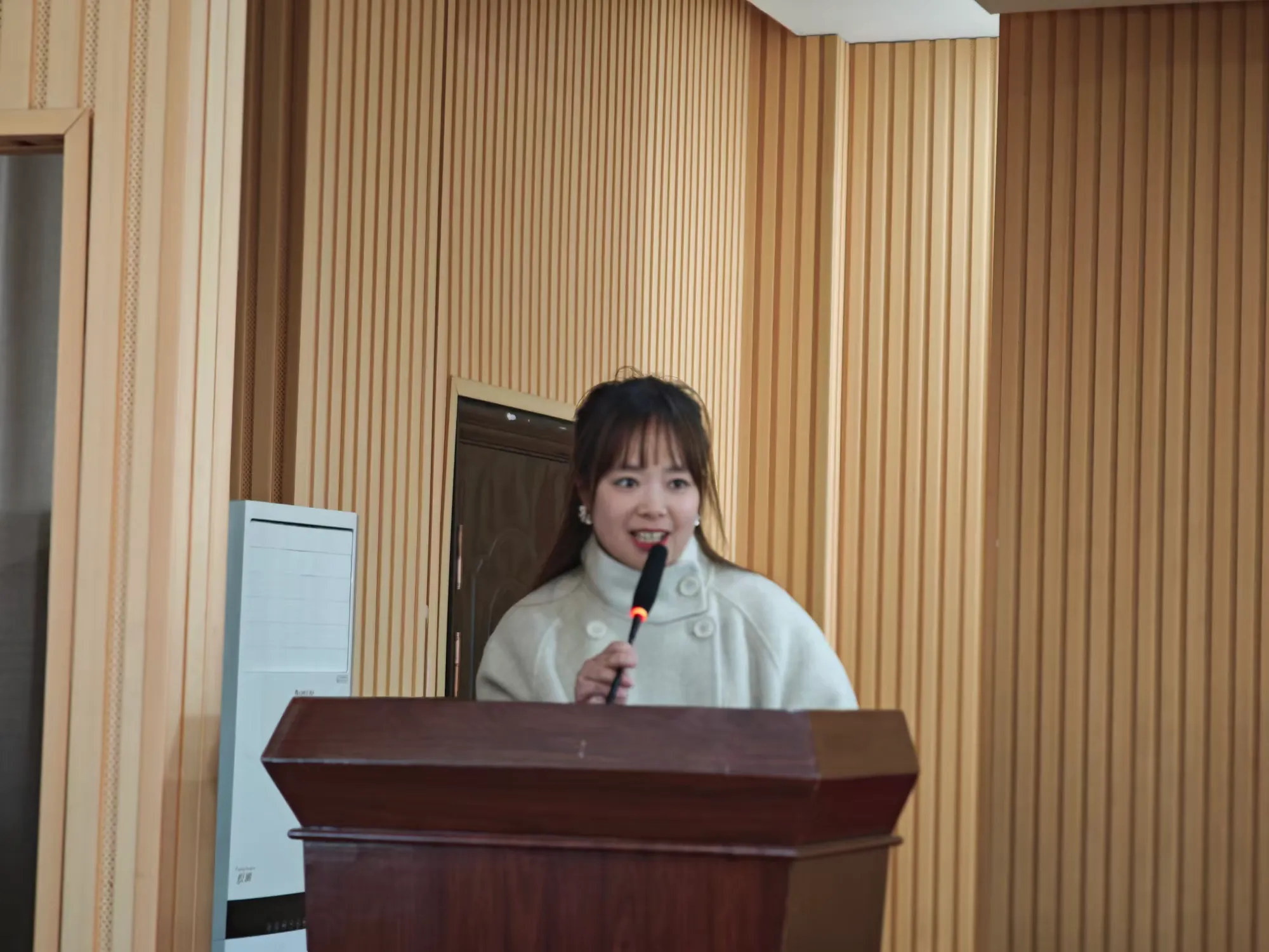 江西上饶汪村学校举行退休教师欢送会