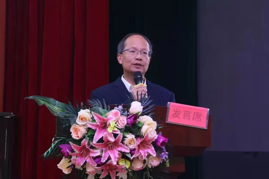 江西上饶广信区第七中学第五届教代会第二次会议胜利召开