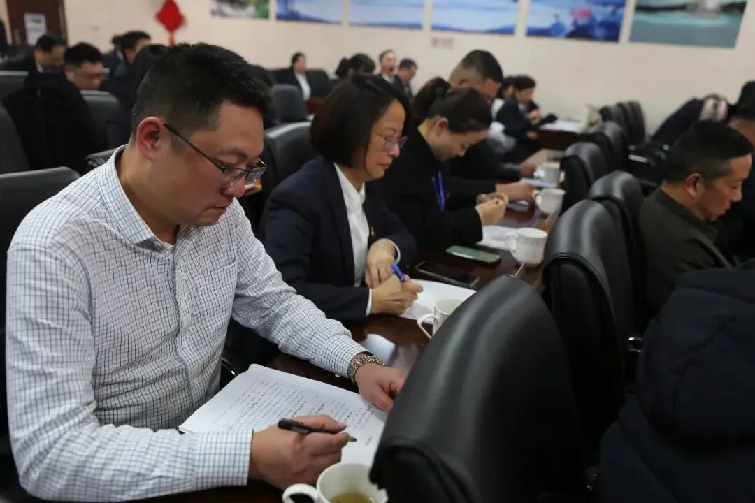 凝心聚力担使命 砥砺奋进开新局 湘潭县人民医院召开2025年度中层干部述职评议大会