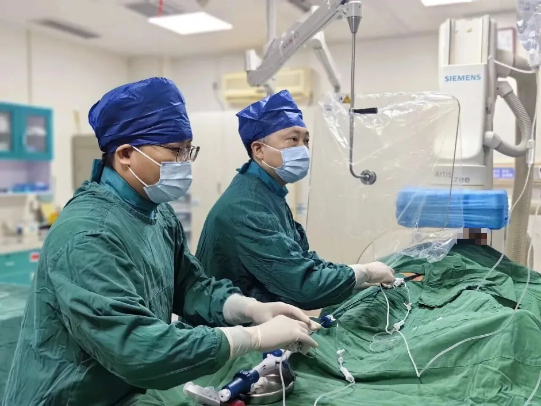 匠心接力护“心”安!吴名星、王磊荣获湖南省劳模工匠优秀师徒称号