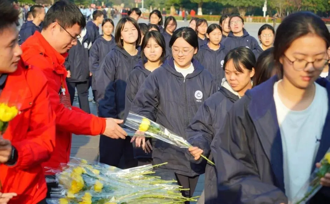 走进伟人故里,传承红色基因,争做时代新人——湘潭凤凰中学高一年级“我的韶山行”红色主题研学活动