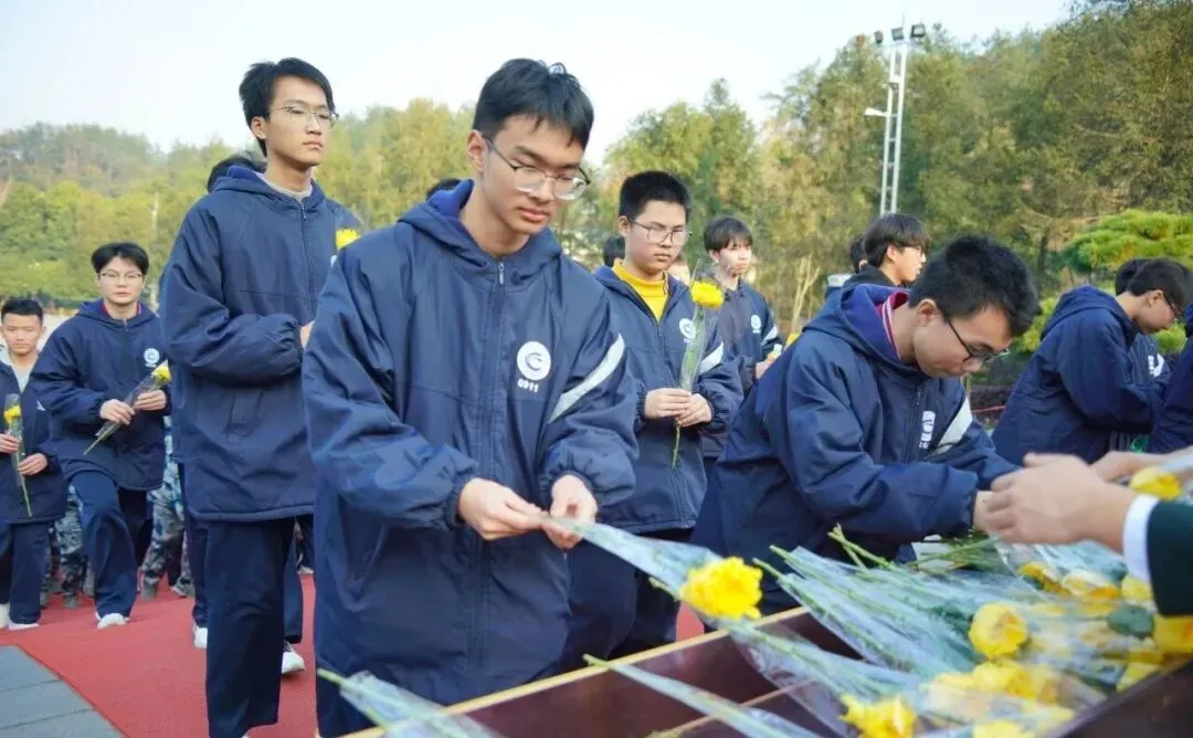 走进伟人故里,传承红色基因,争做时代新人——湘潭凤凰中学高一年级“我的韶山行”红色主题研学活动