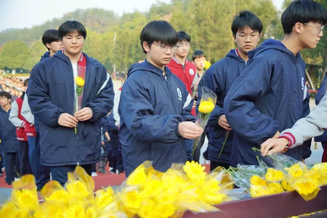 走进伟人故里,传承红色基因,争做时代新人——湘潭凤凰中学高一年级“我的韶山行”红色主题研学活动