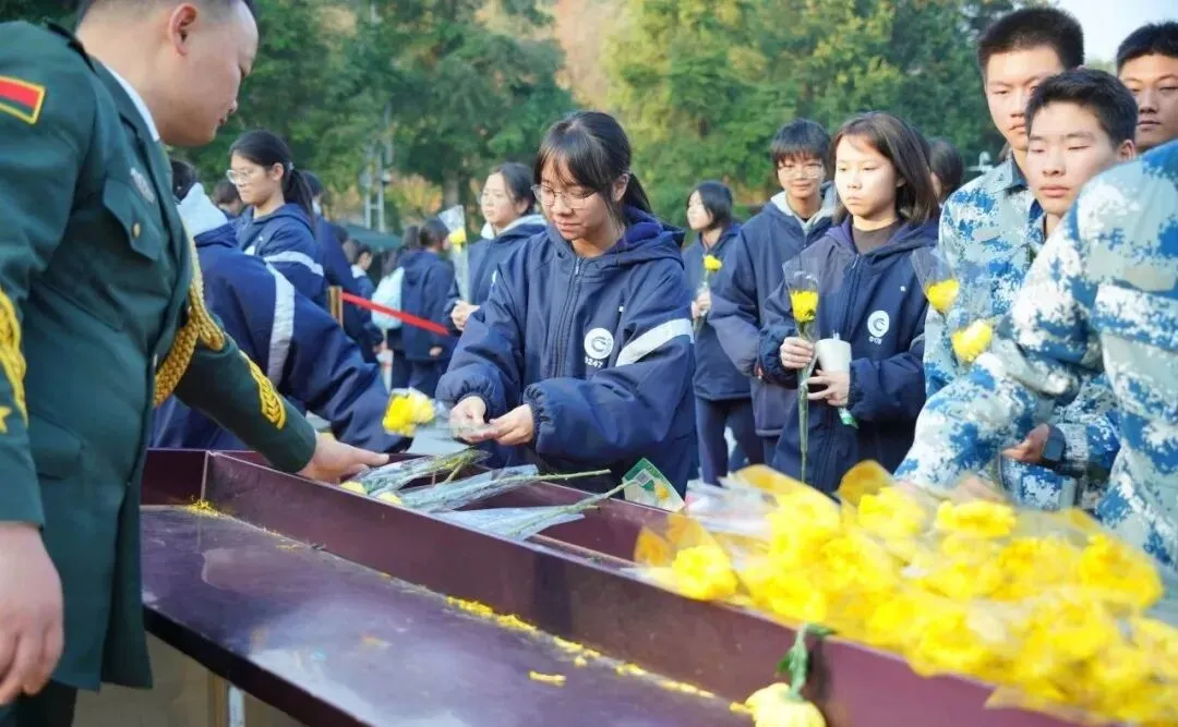 走进伟人故里,传承红色基因,争做时代新人——湘潭凤凰中学高一年级“我的韶山行”红色主题研学活动