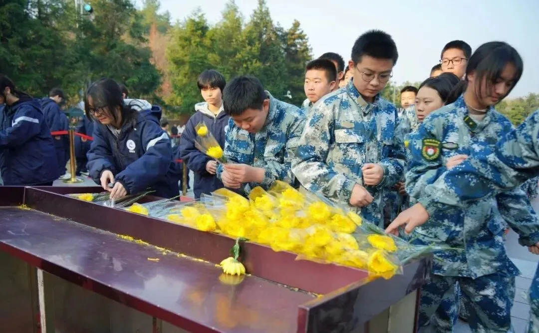 走进伟人故里,传承红色基因,争做时代新人——湘潭凤凰中学高一年级“我的韶山行”红色主题研学活动