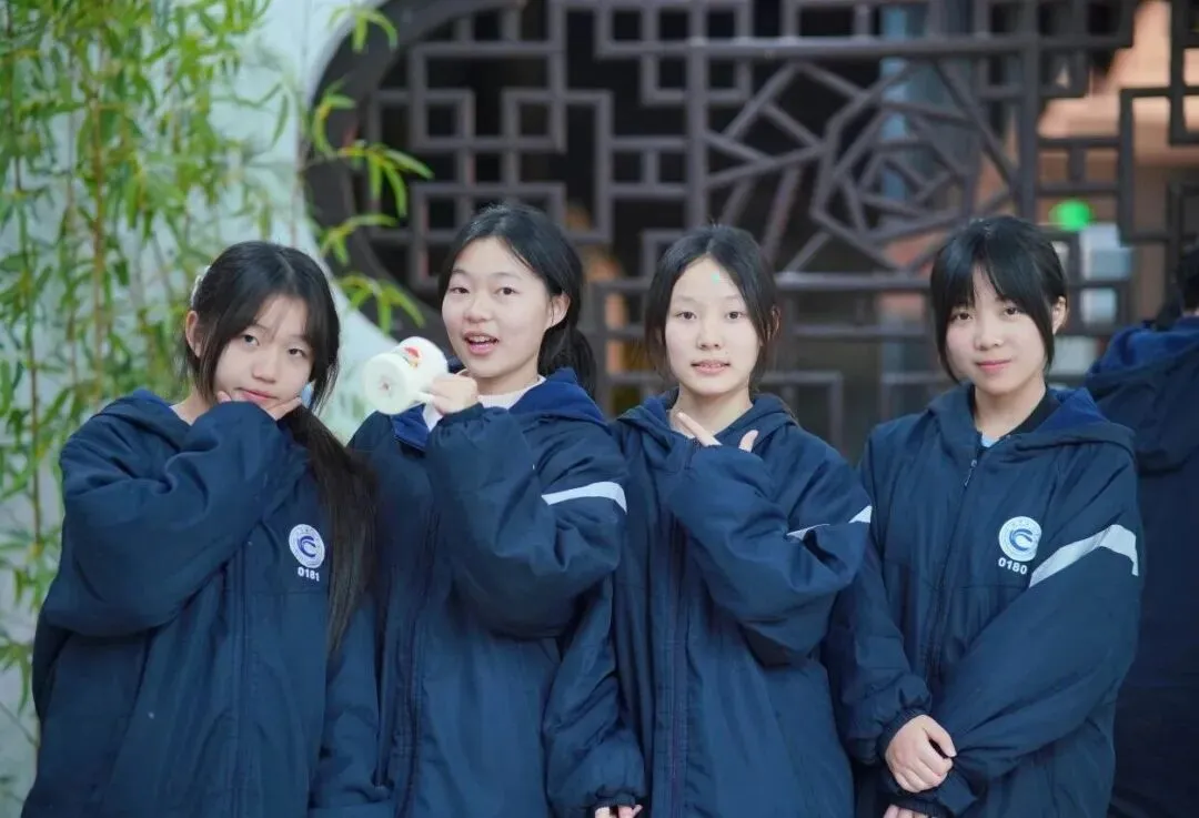 走进伟人故里,传承红色基因,争做时代新人——湘潭凤凰中学高一年级“我的韶山行”红色主题研学活动