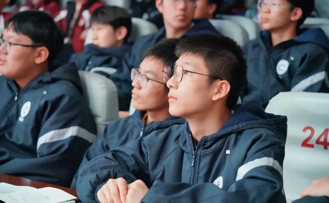 走进伟人故里,传承红色基因,争做时代新人——湘潭凤凰中学高一年级“我的韶山行”红色主题研学活动