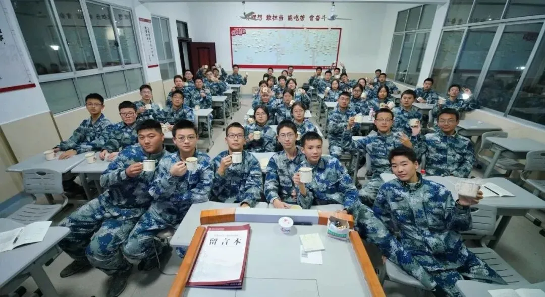 走进伟人故里,传承红色基因,争做时代新人——湘潭凤凰中学高一年级“我的韶山行”红色主题研学活动