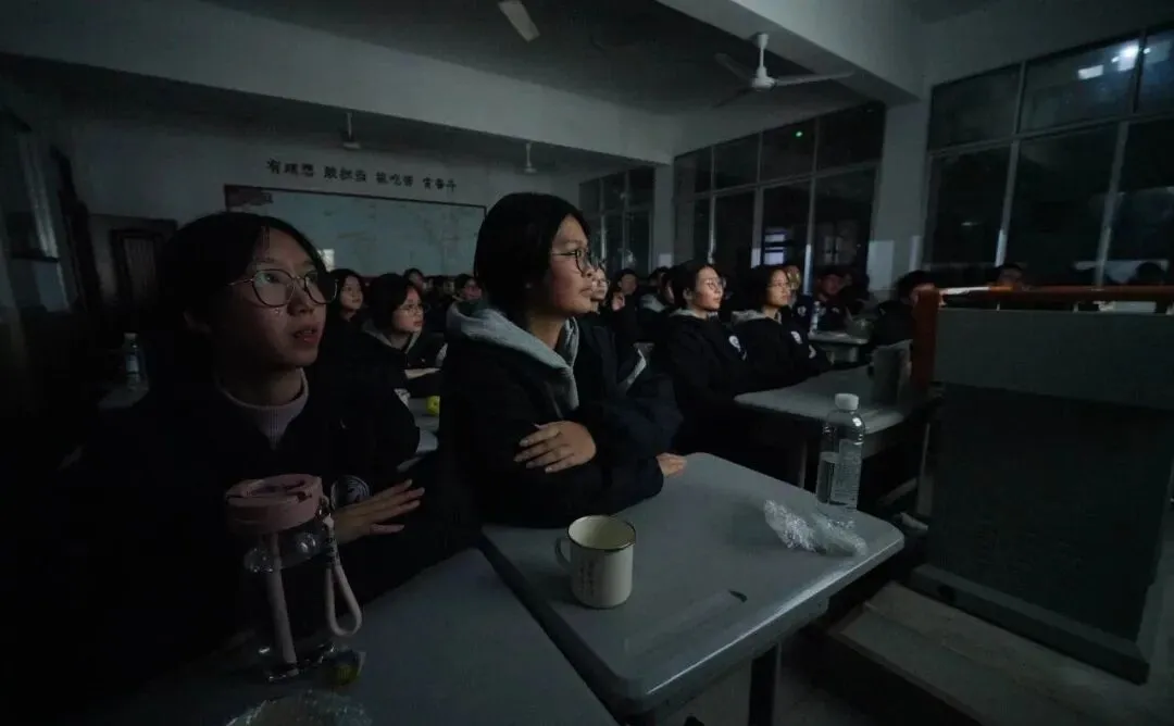 走进伟人故里,传承红色基因,争做时代新人——湘潭凤凰中学高一年级“我的韶山行”红色主题研学活动