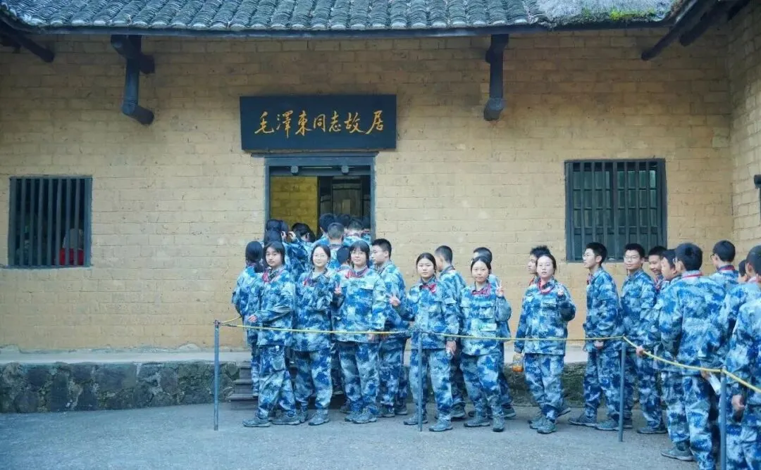 走进伟人故里,传承红色基因,争做时代新人——湘潭凤凰中学高一年级“我的韶山行”红色主题研学活动