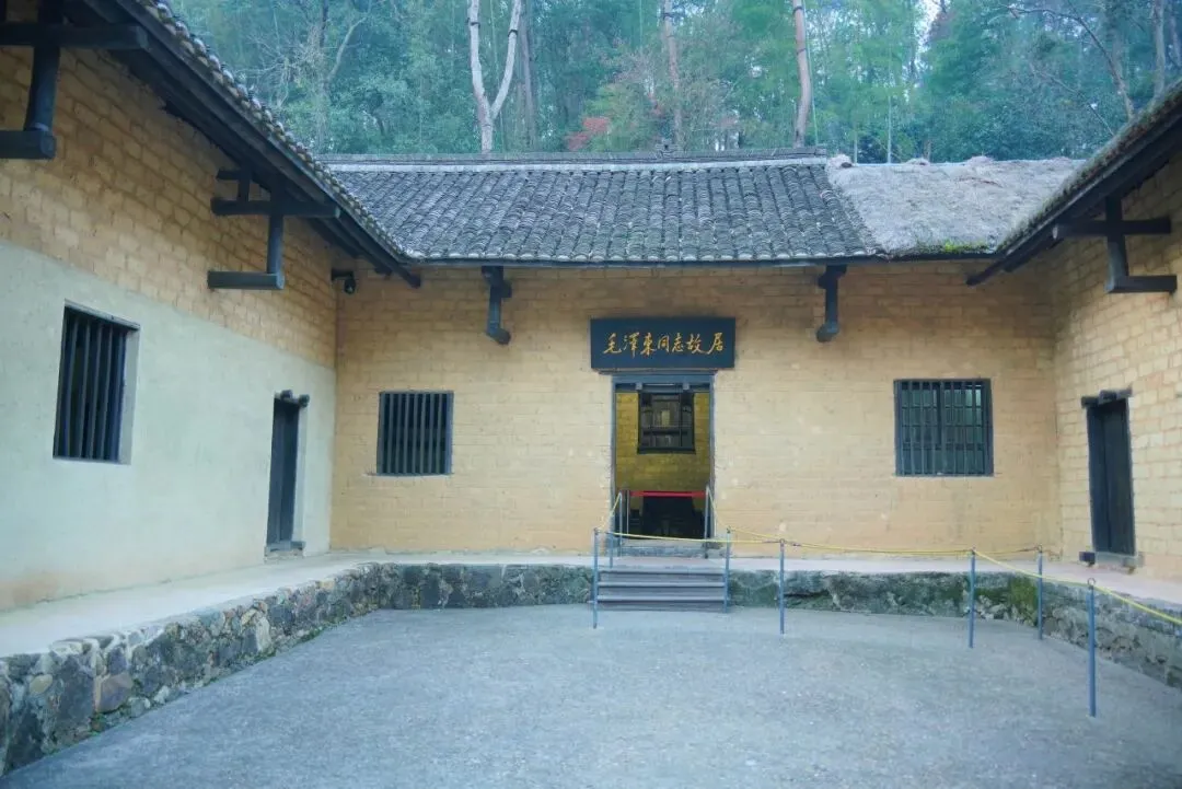 走进伟人故里,传承红色基因,争做时代新人——湘潭凤凰中学高一年级“我的韶山行”红色主题研学活动