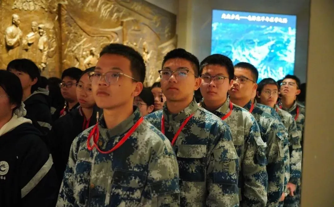 走进伟人故里,传承红色基因,争做时代新人——湘潭凤凰中学高一年级“我的韶山行”红色主题研学活动