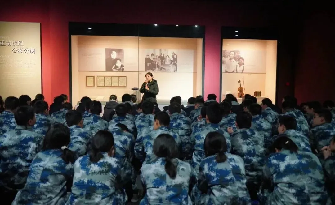 走进伟人故里,传承红色基因,争做时代新人——湘潭凤凰中学高一年级“我的韶山行”红色主题研学活动