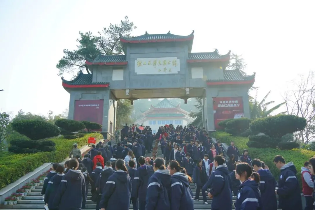 走进伟人故里,传承红色基因,争做时代新人——湘潭凤凰中学高一年级“我的韶山行”红色主题研学活动