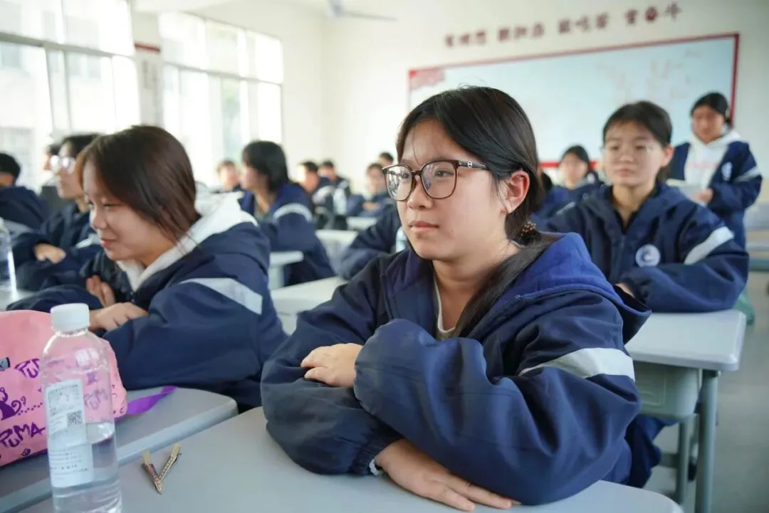 走进伟人故里,传承红色基因,争做时代新人——湘潭凤凰中学高一年级“我的韶山行”红色主题研学活动