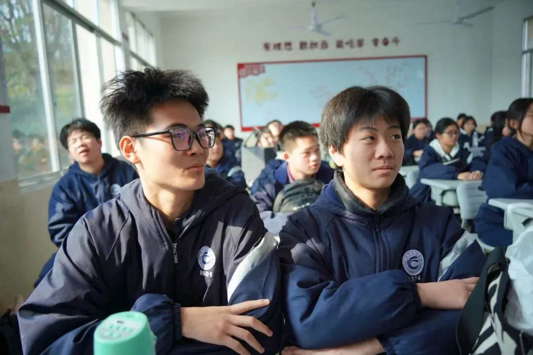 走进伟人故里,传承红色基因,争做时代新人——湘潭凤凰中学高一年级“我的韶山行”红色主题研学活动