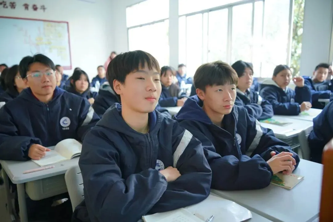 走进伟人故里,传承红色基因,争做时代新人——湘潭凤凰中学高一年级“我的韶山行”红色主题研学活动