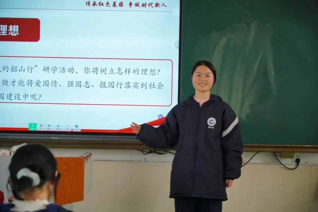 走进伟人故里,传承红色基因,争做时代新人——湘潭凤凰中学高一年级“我的韶山行”红色主题研学活动