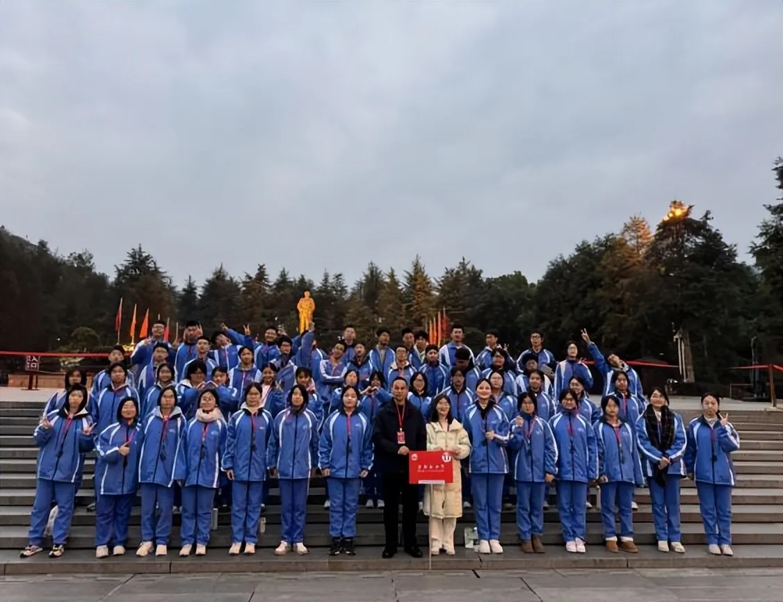 追寻伟人足迹,传承革命精神——高一年级“我的韶山行”研学实践活动纪实