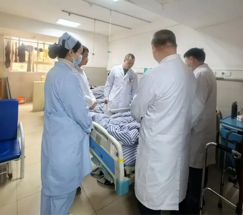九旬老人闯过“生死关” 中西医协同救治显实力——湘潭市中医医院骨伤五科成功救治一例91岁严重胸部创伤患者