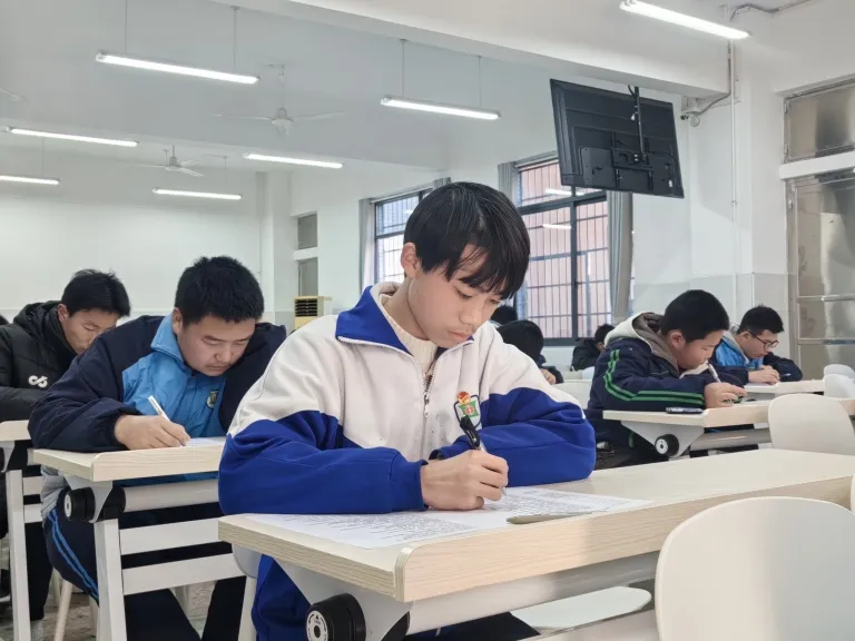 同源共流润心田 薪火相传育新人