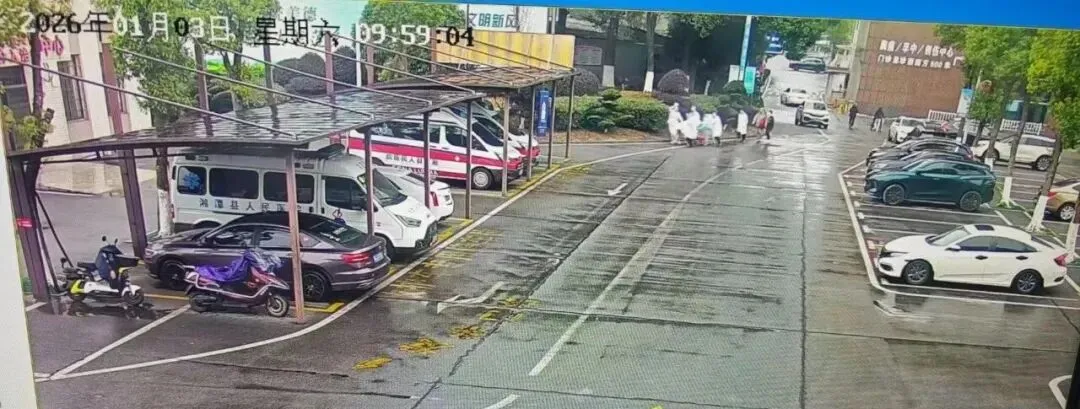 生命重启——医院快反联合多学科团队成功救治院内心脏骤停患者