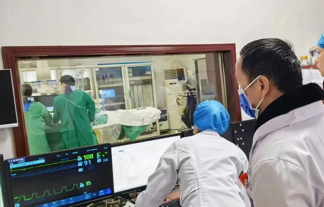 生命重启——医院快反联合多学科团队成功救治院内心脏骤停患者