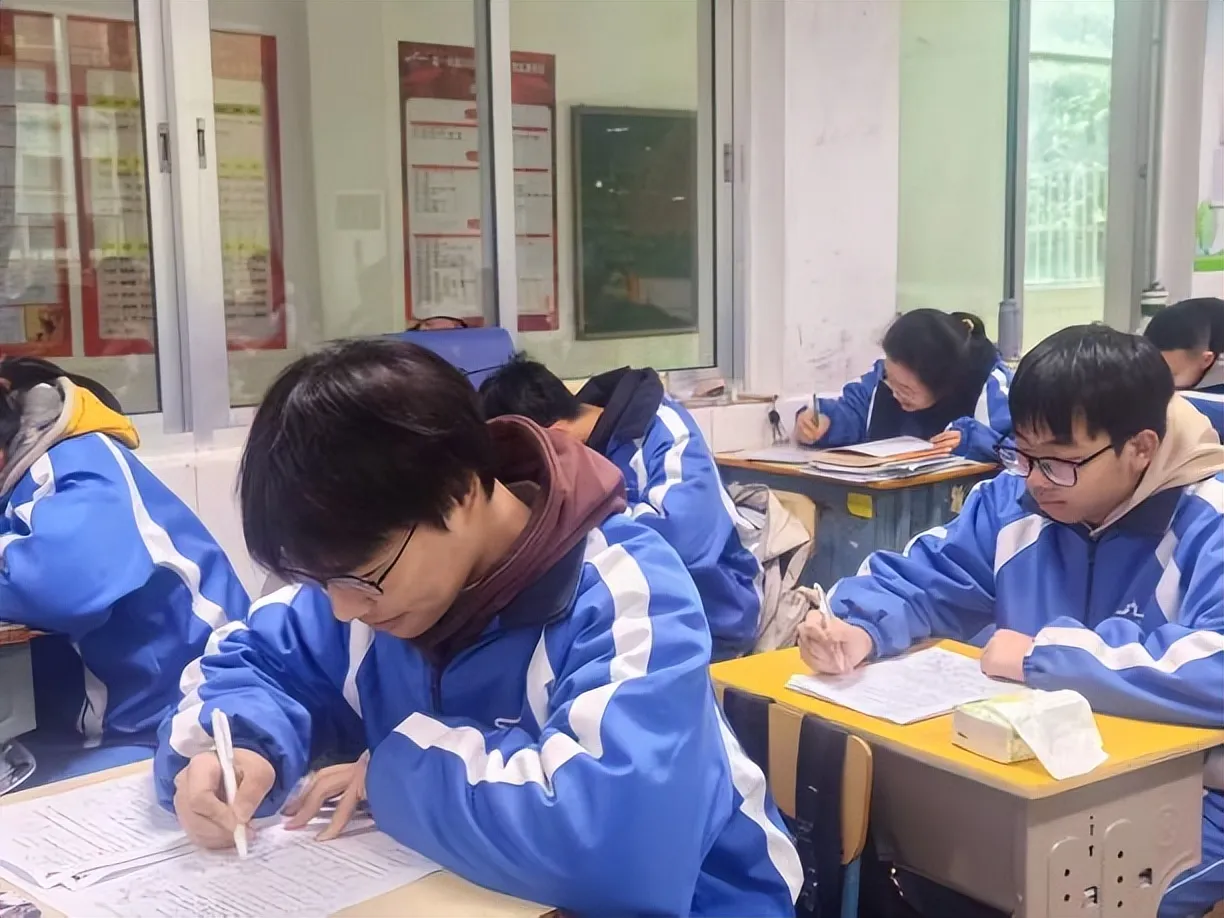以赛赋能,以学致远;夯实基础,逐梦前行——高一年级数学基础知识小题竞赛